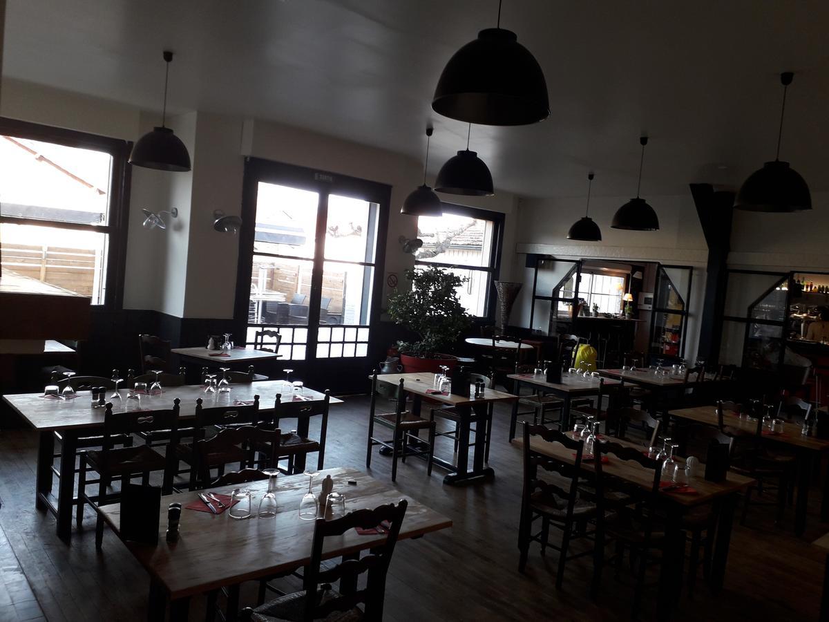 Loberge Hotel Mios Luaran gambar